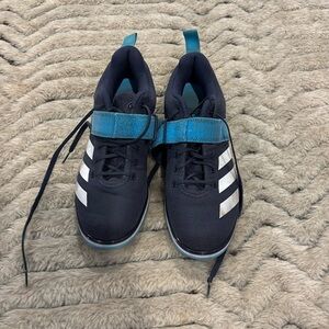 Men’s Adidas Powerlift size 8
